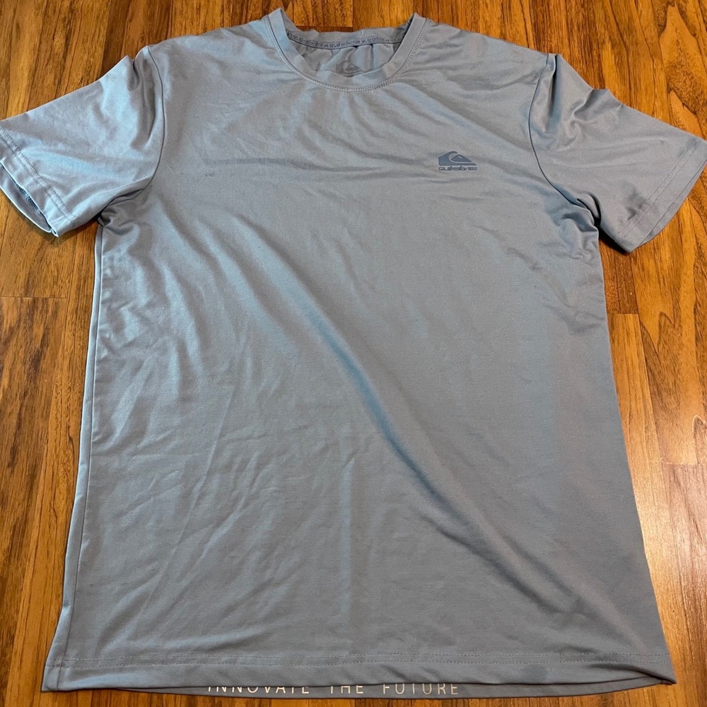 Quiksilver Mens Performance T-Shirt Small Blue Short Sleeve Spandex Active Surf